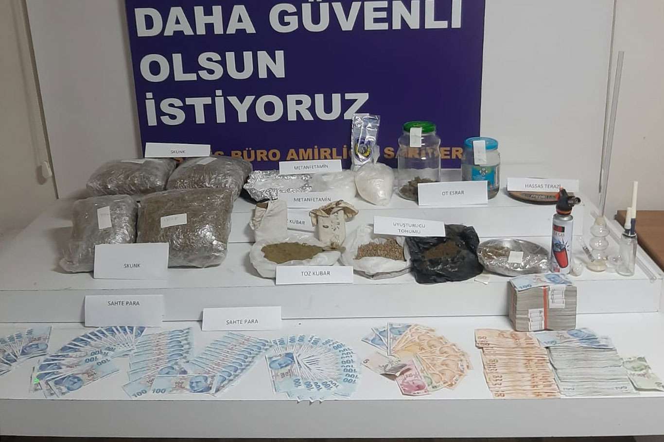 İstanbul'da uyuşturucu ve sahte para operasyonu: 3 kişi gözaltına alındı